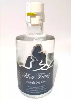 Unsere Etiketten geben Ihren Flaschen einen professionellen Look! Etikettendruckerei: Gin-Flasche