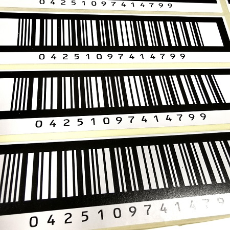 Rolle mit selbstklebenden Barcode-Etiketten