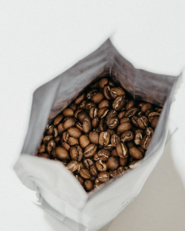 Kaffee-Bohnen-Tüte: Etikett kalkulieren