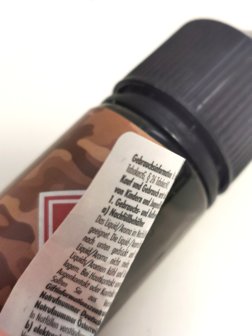 Peel-Back-Etikett auf braunem Glasbehälter