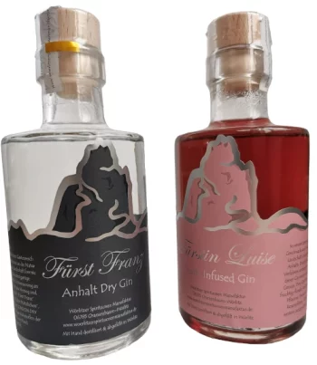 Form einer Berg-Silhouette Freiform-Aufkleber in Bergmotiv auf Flaschen